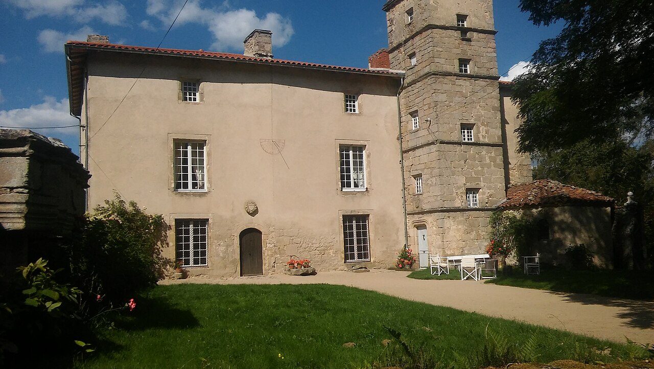 Château privé de Folgoux à Malvières