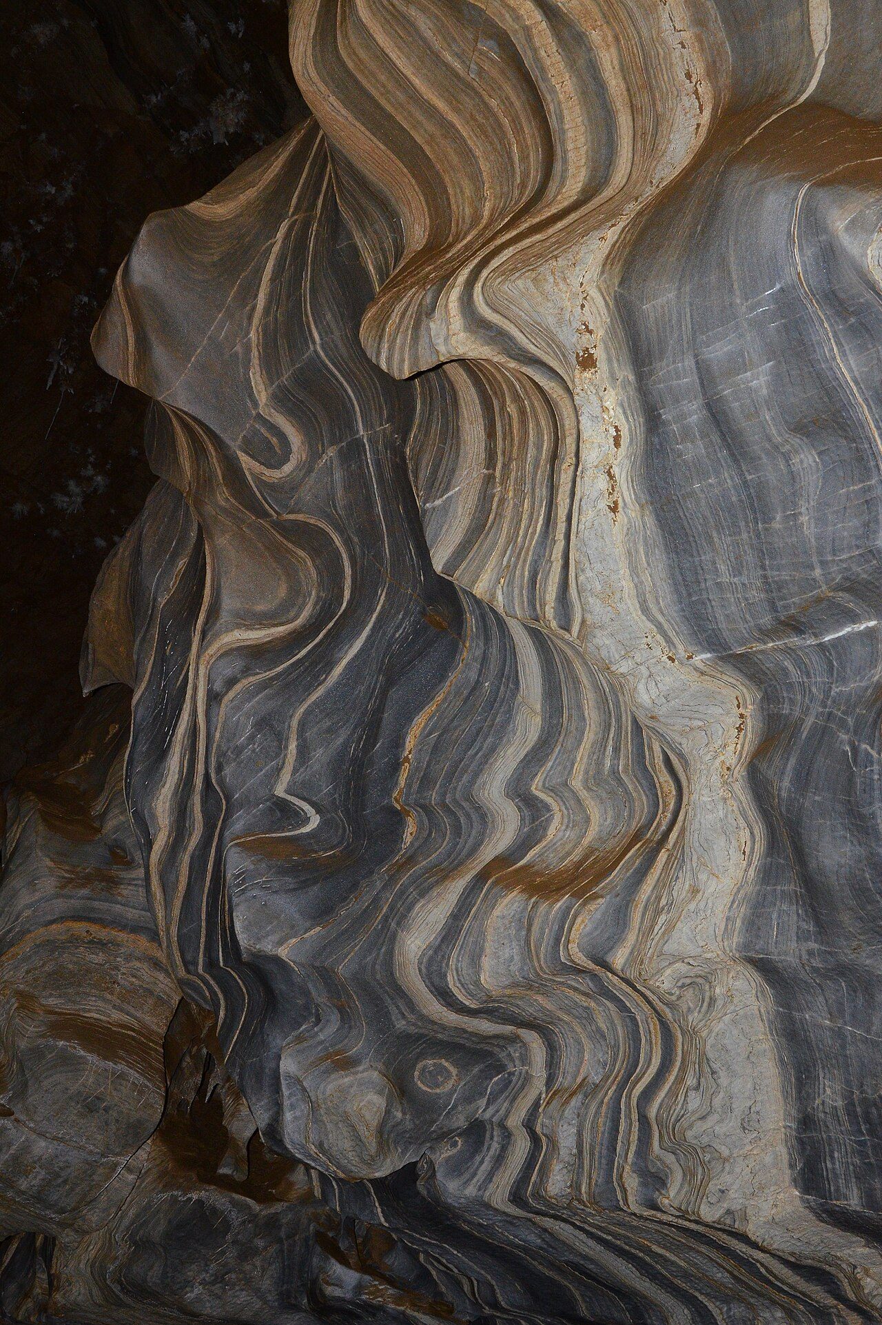 GROTTE DE LA FILEUSE DE VERRE à Courniou