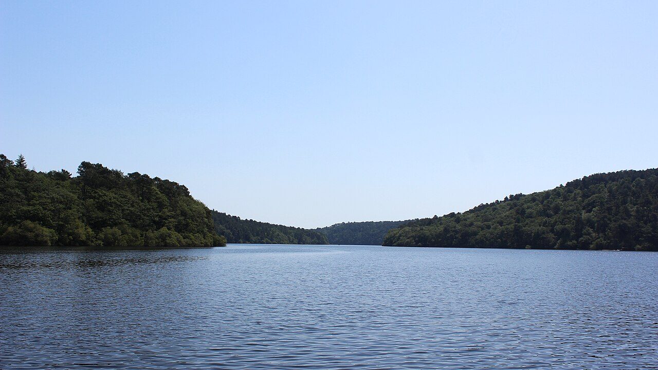 Lac de Guerlédan à Saint-Aignan