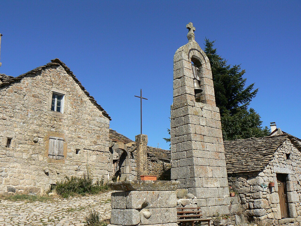 ENSEMBLE PATRIMONIAL DE LA FAGE à Saint-Étienne-du-Valdonnez