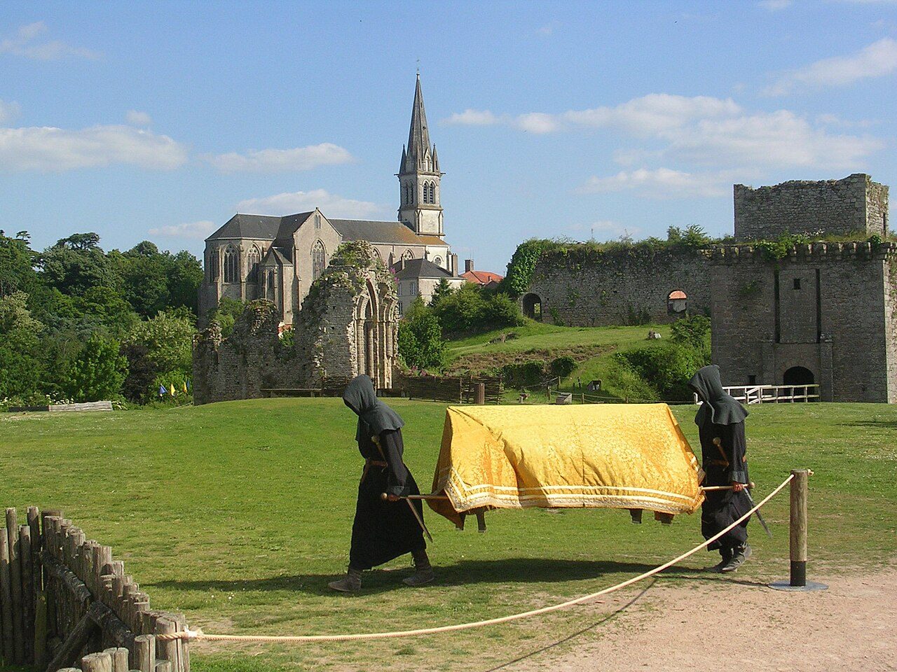 LES MÉDIÉVALES DU CHÂTEAU DU TIFFAUGES à Tiffauges
