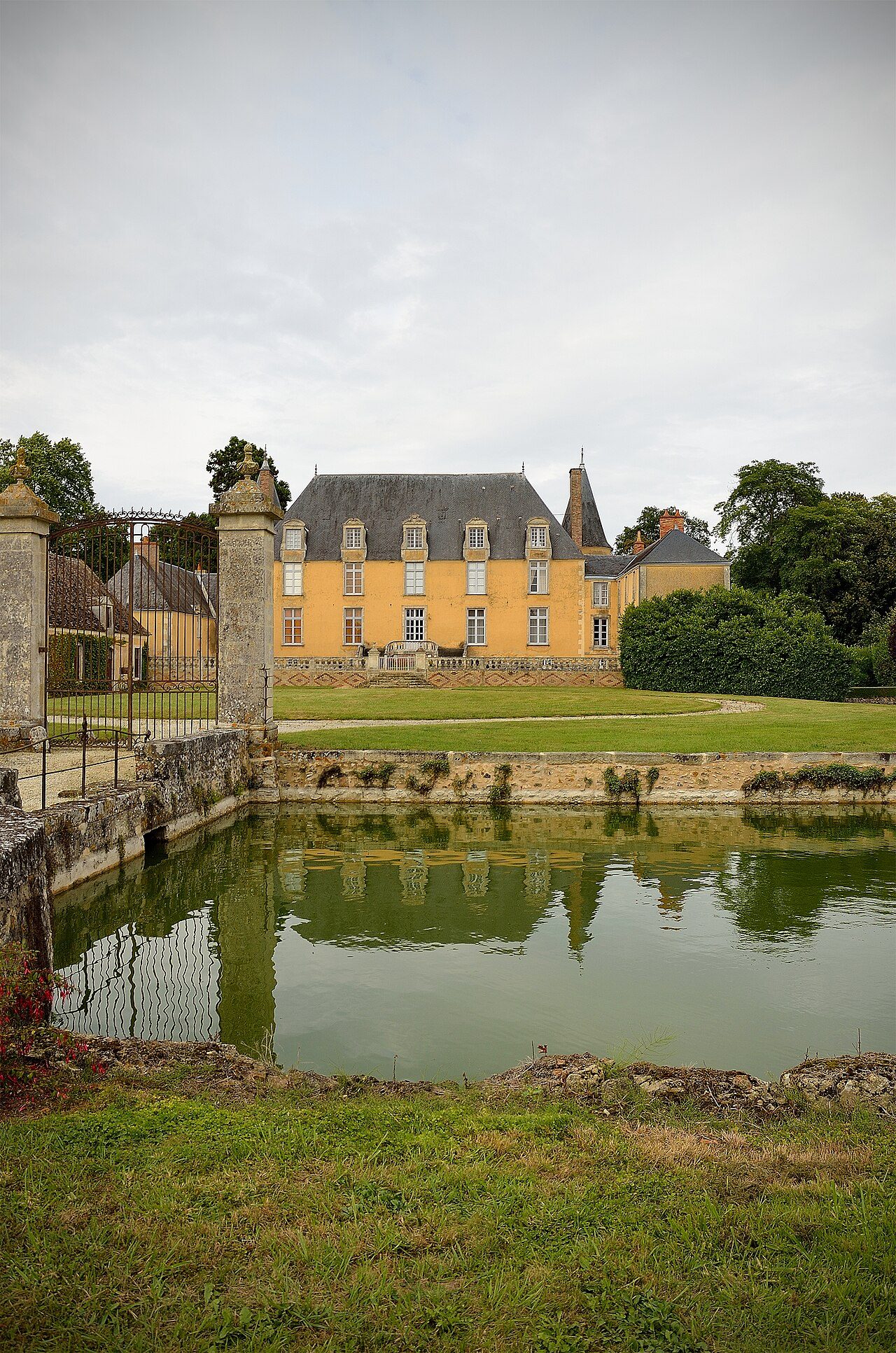 CHÂTEAU DE COURCIVAL à Courcival
