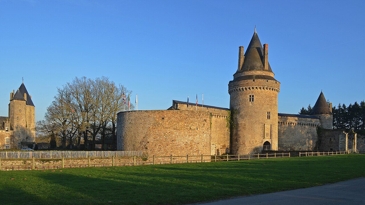 CHATEAU DE BLAIN - MONUMENT HISTORIQUE à Blain