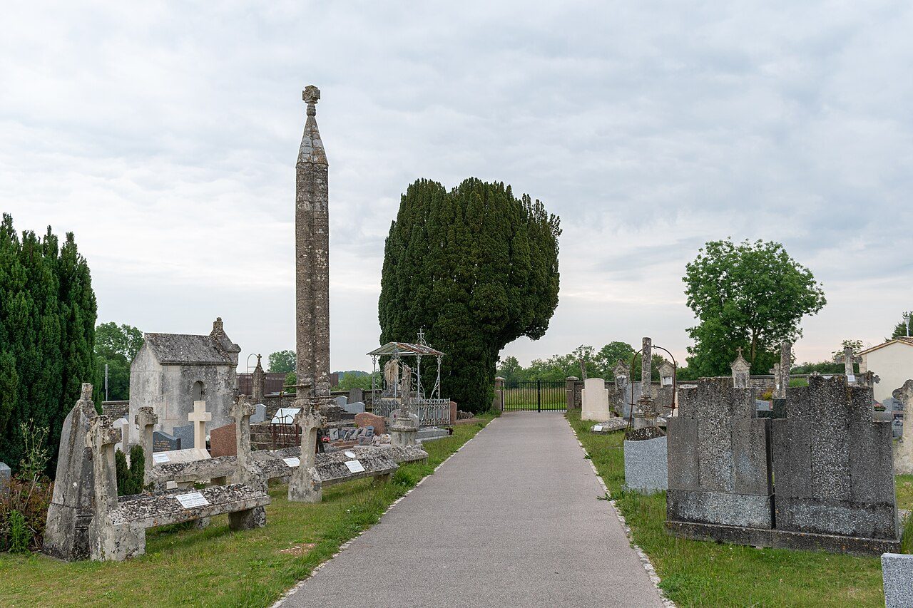 Croix hosannière du cimetière d'Aiffres à Aiffres