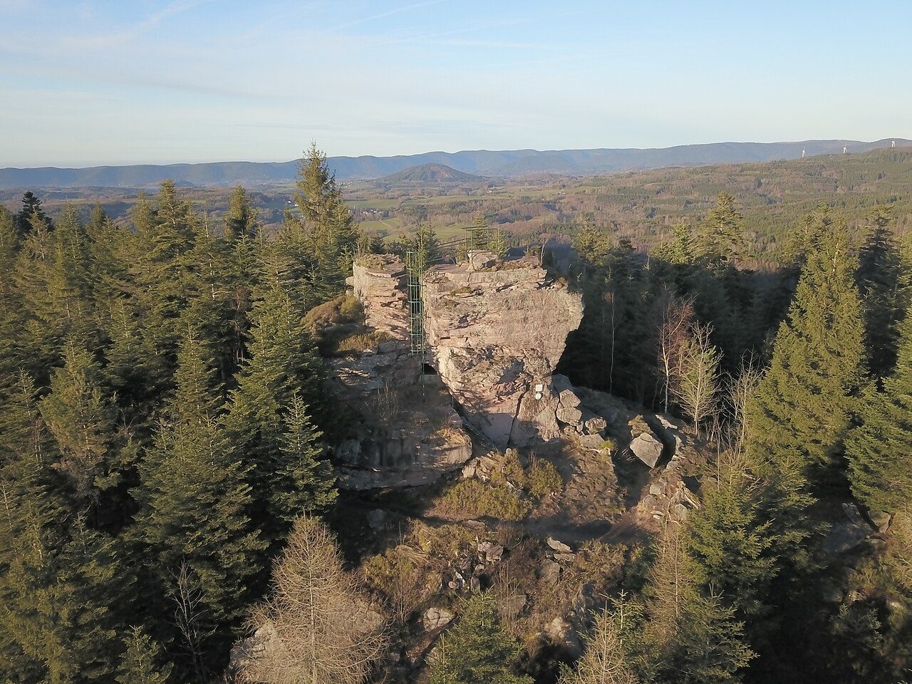 Roche des Abris à Nayemont-les-Fosses