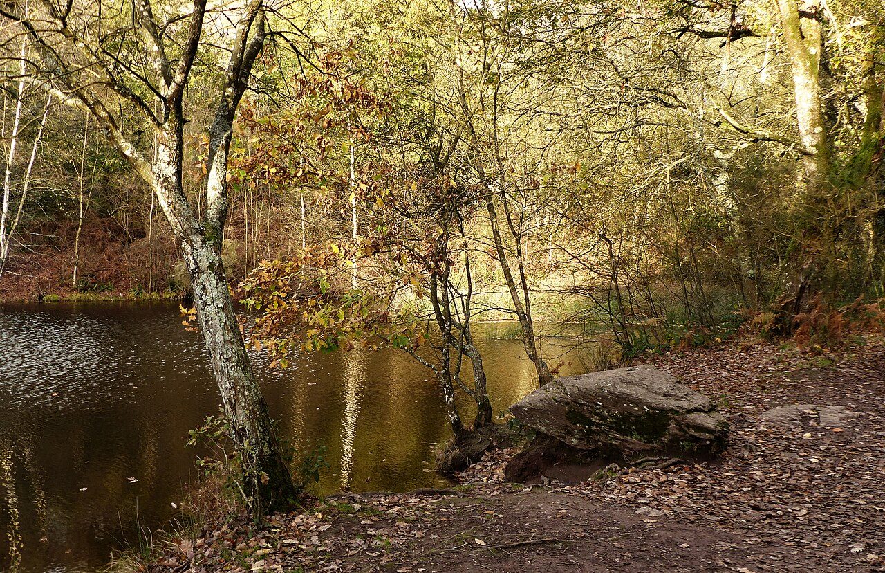 Le mystérieux Val sans Retour à Tréhorenteuc