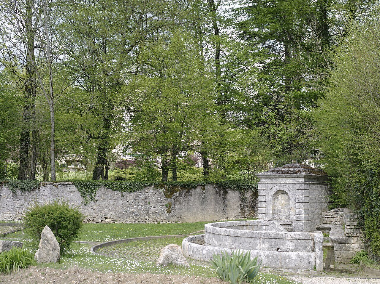 Lavoir à Bussières