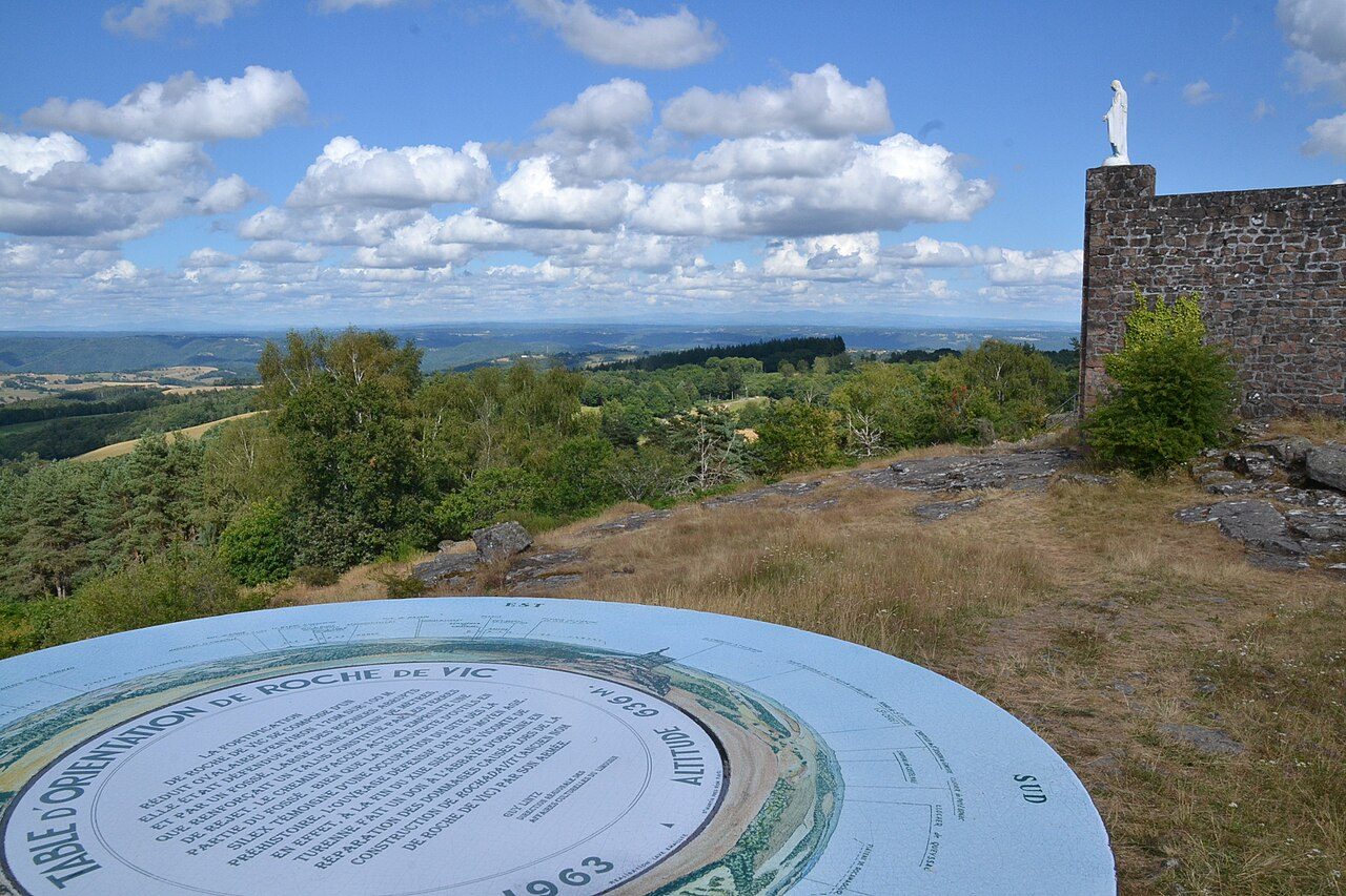 Table d'orientation de Roche de Vic à Albussac