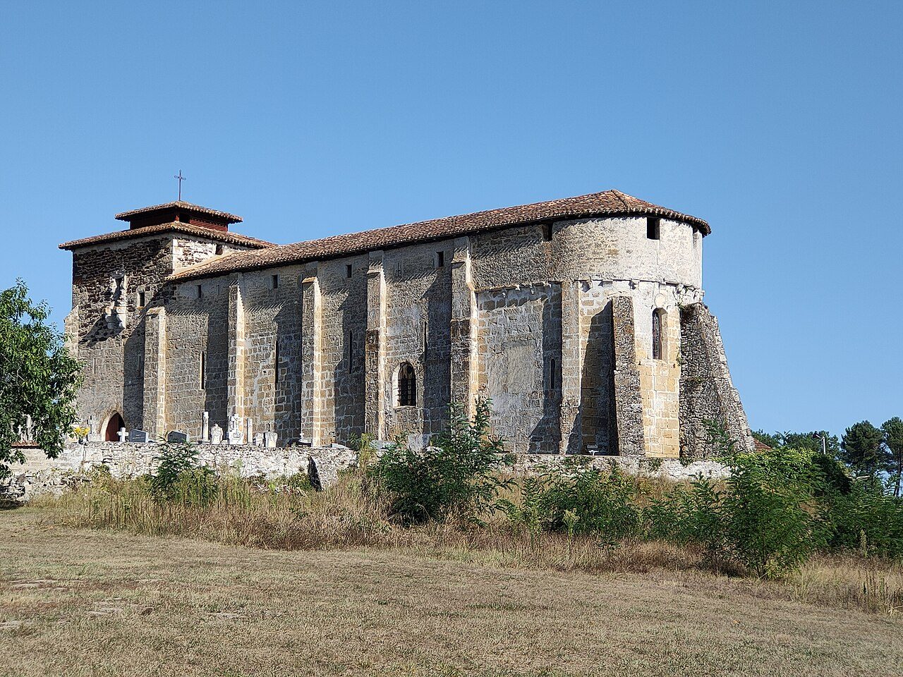 Visite de l'église fortifiée de Lesgor à Lesgor
