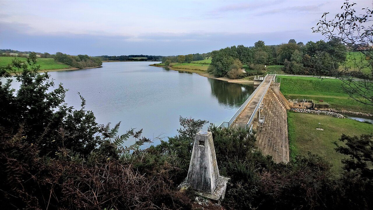 Lac de la Cantache à Pocé-les-Bois