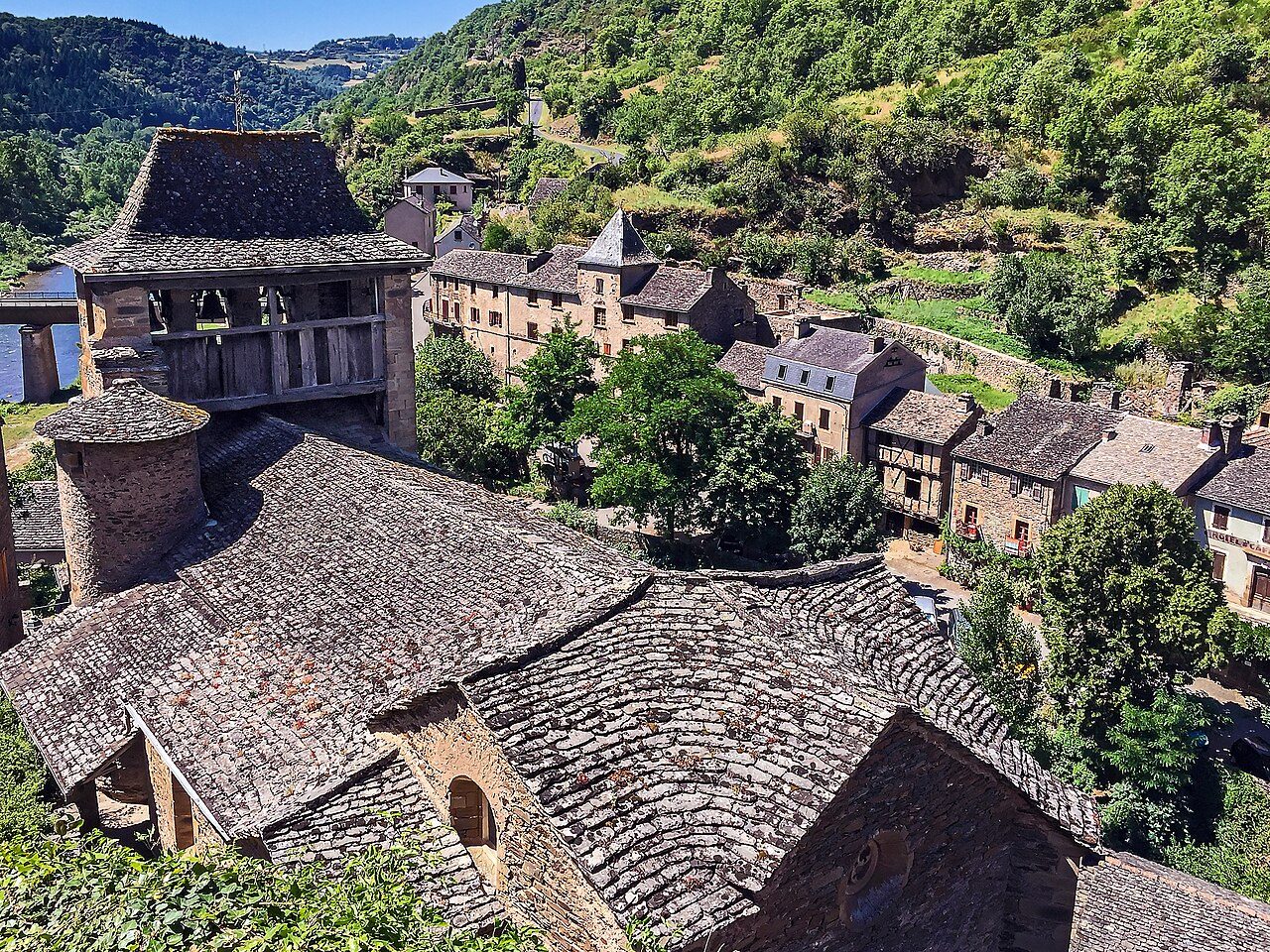 Église Saint-Jacques le Majeur à Brousse-le-Château