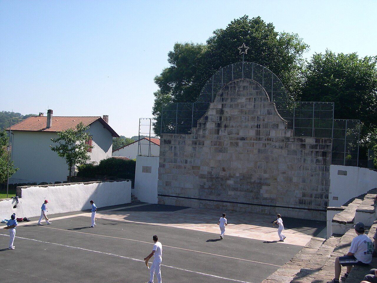 Fronton à Sare