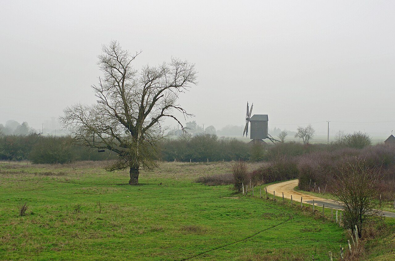 Moulin de Bel Air (Moulin à vent à pivot) à Guilly
