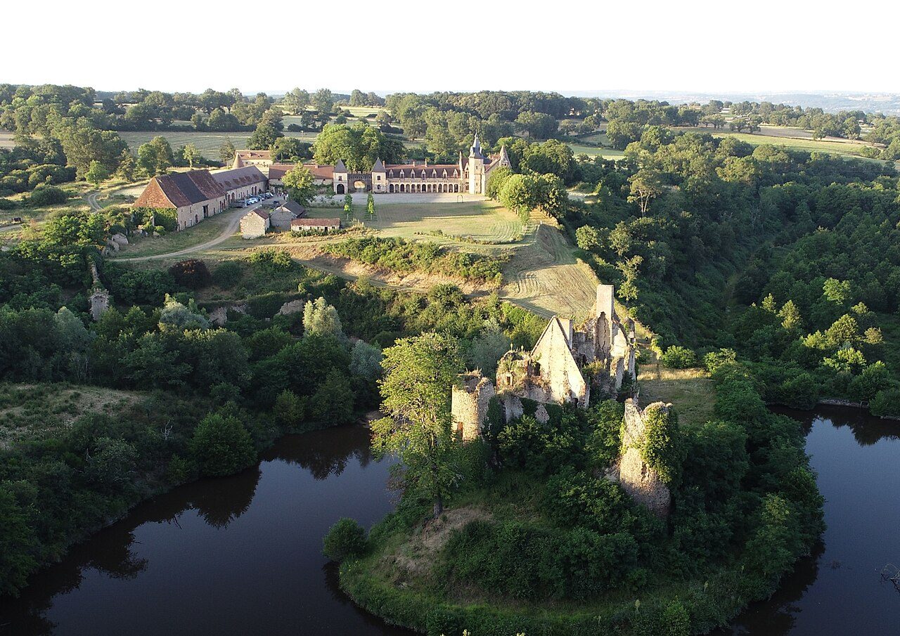 Château de la Crête à Audes