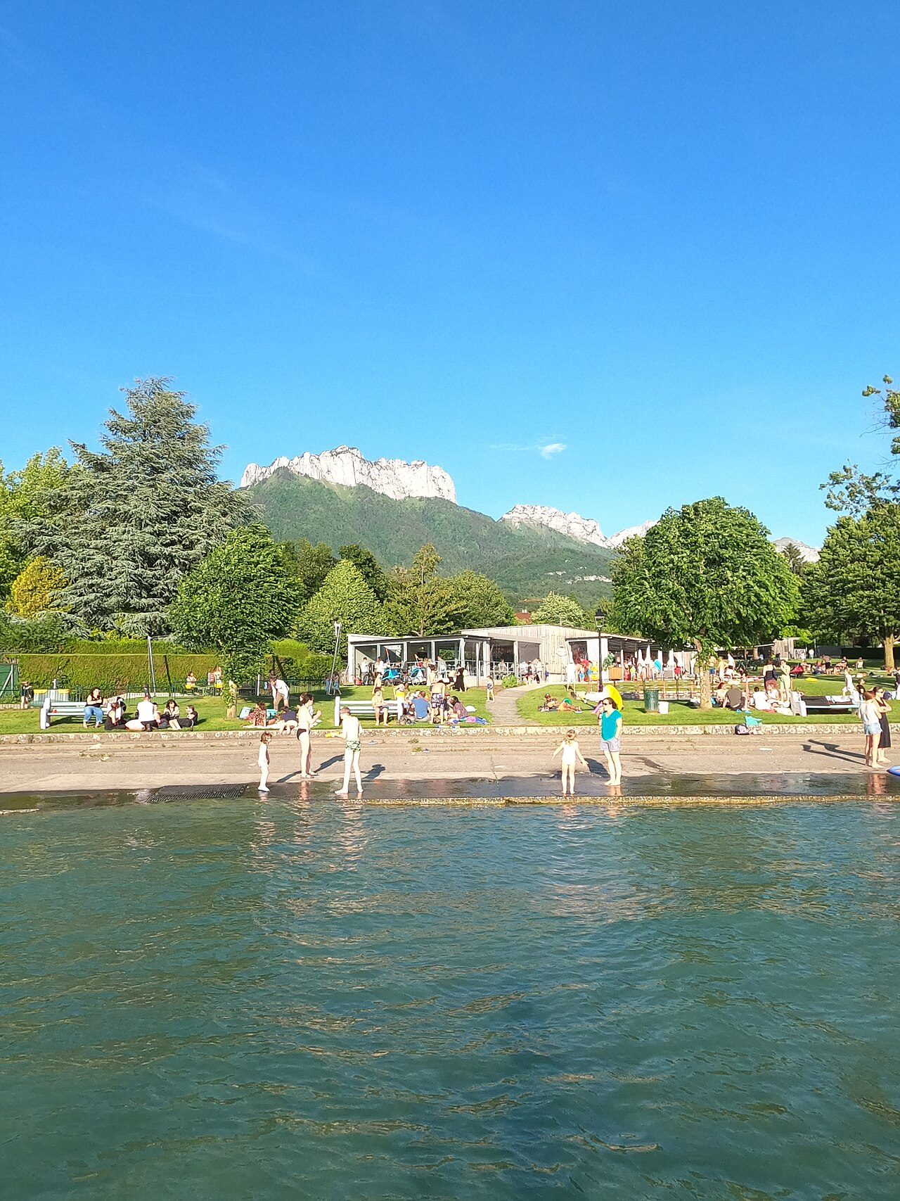 Plage municipale de Menthon-Saint-Bernard