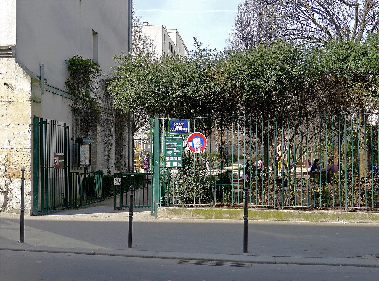 Square Jules Verne à Paris