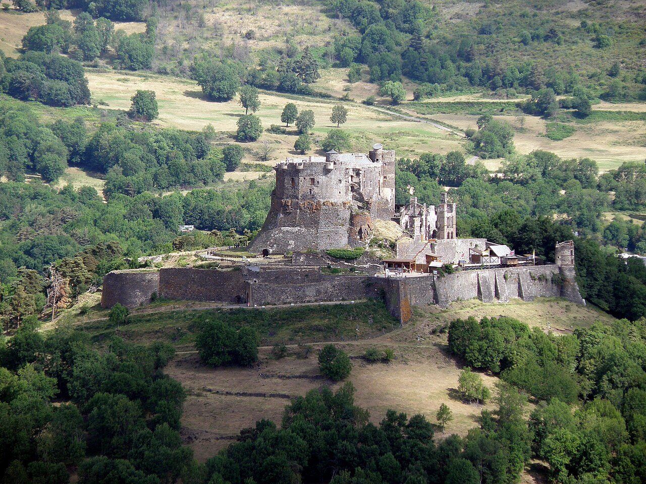 Découverte du Château de Murol à Murol