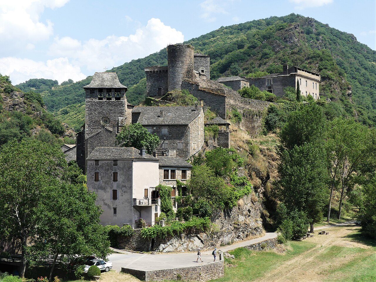 Château de Brousse (groupes) à Brousse-le-Château