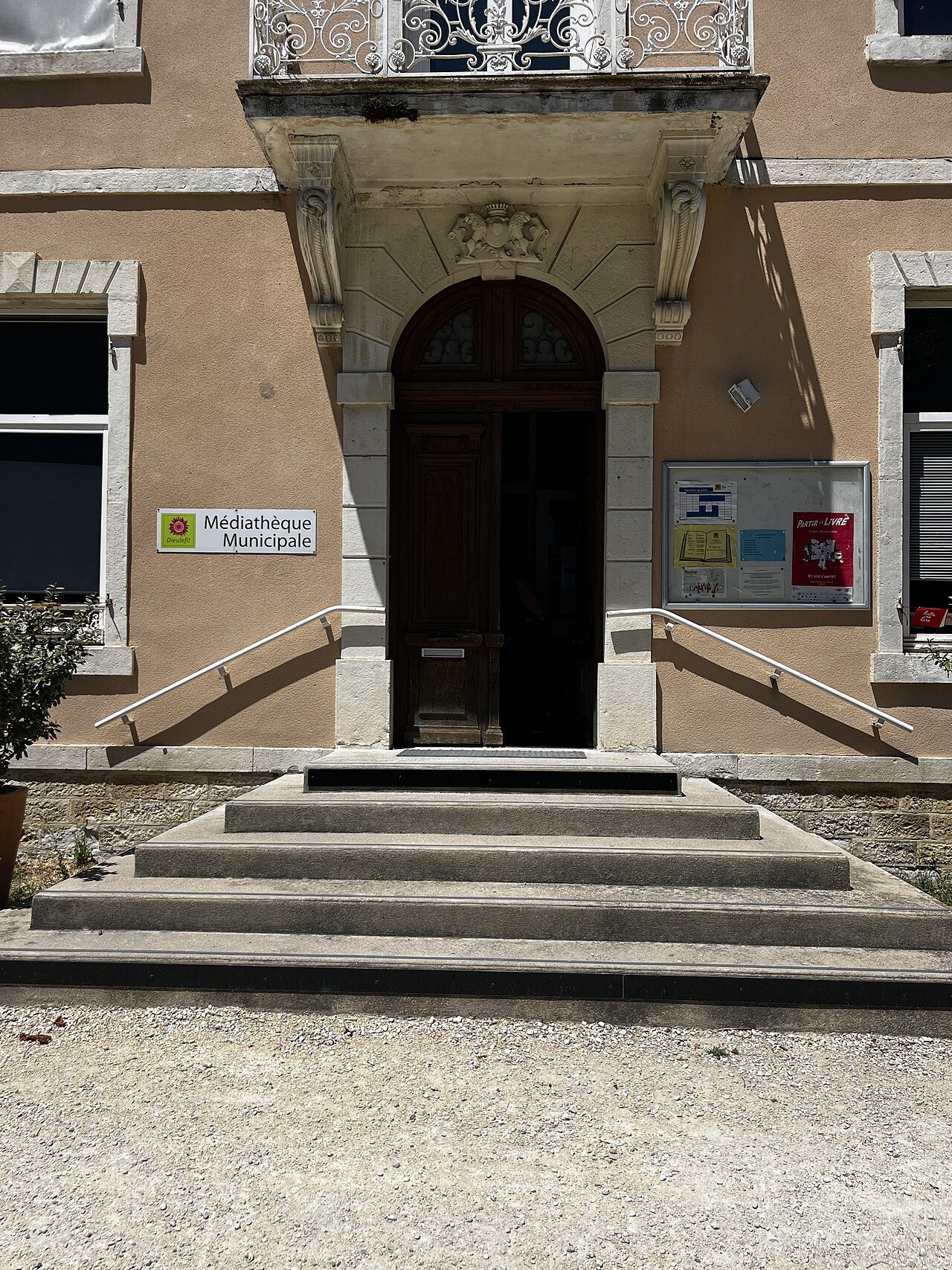 Médiathèque à Dieulefit