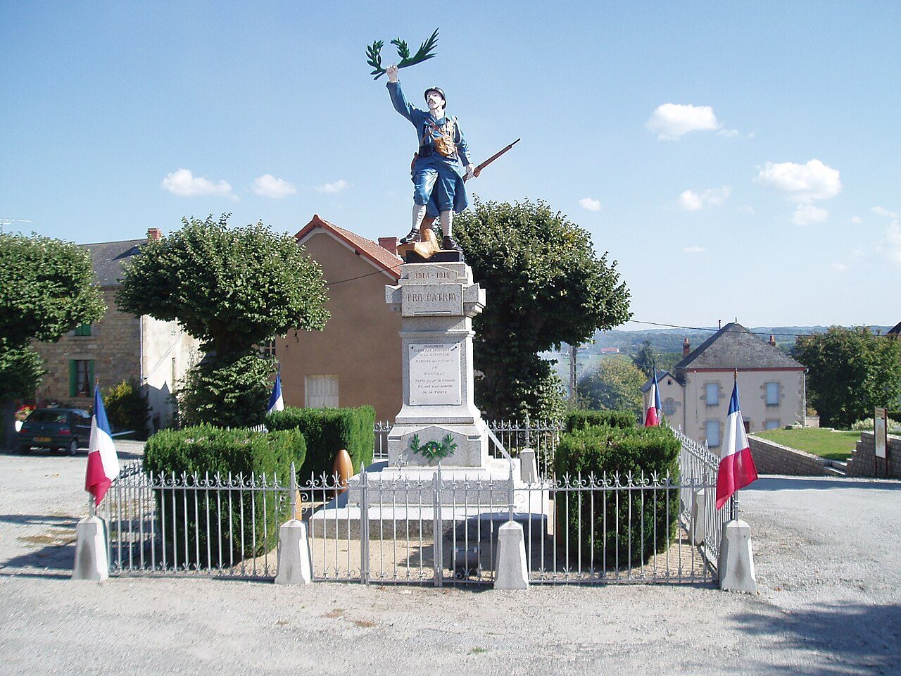 Monument aux morts à Rougnat