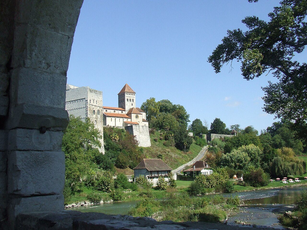 La Tour Monréal à Sauveterre-de-Béarn