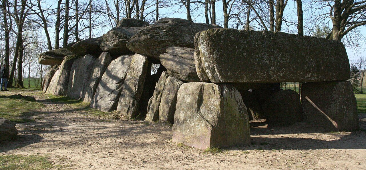 Maison de la Roche aux fées à Essé