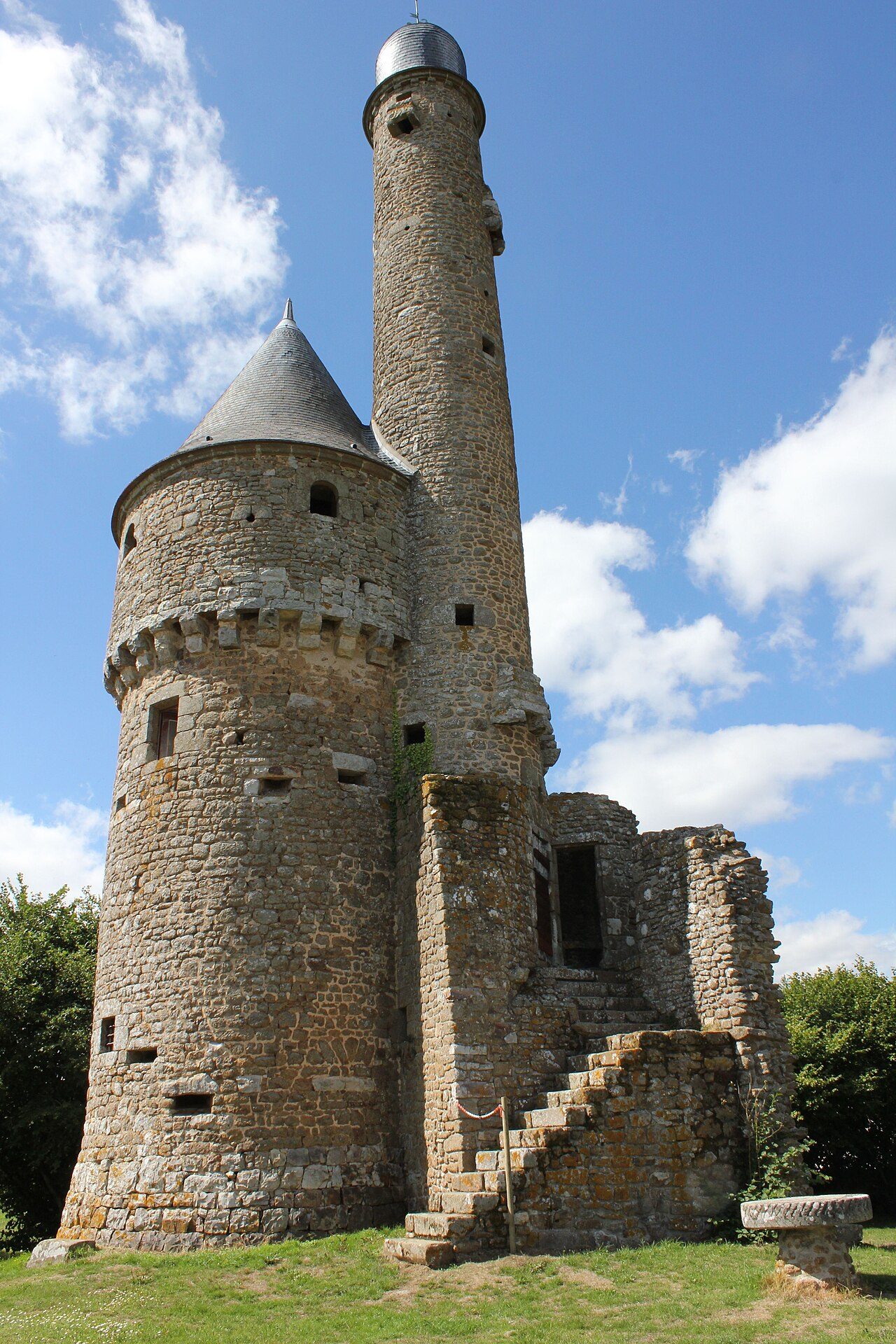 Tour de Bonvouloir à Juvigny Val d'Andaine