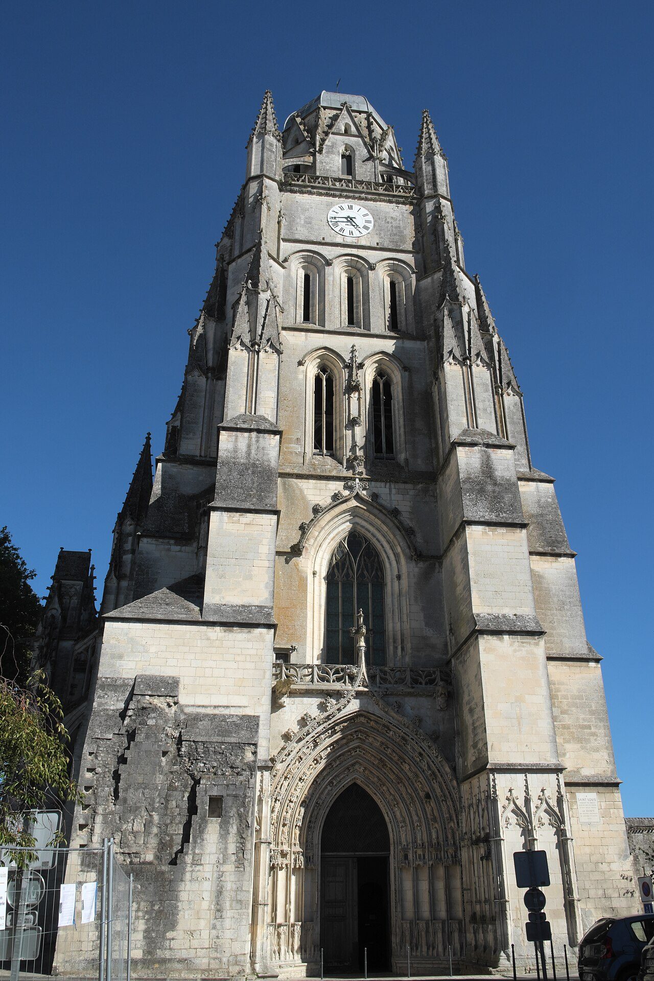 Cloître de la cathédrale Saint-Pierre