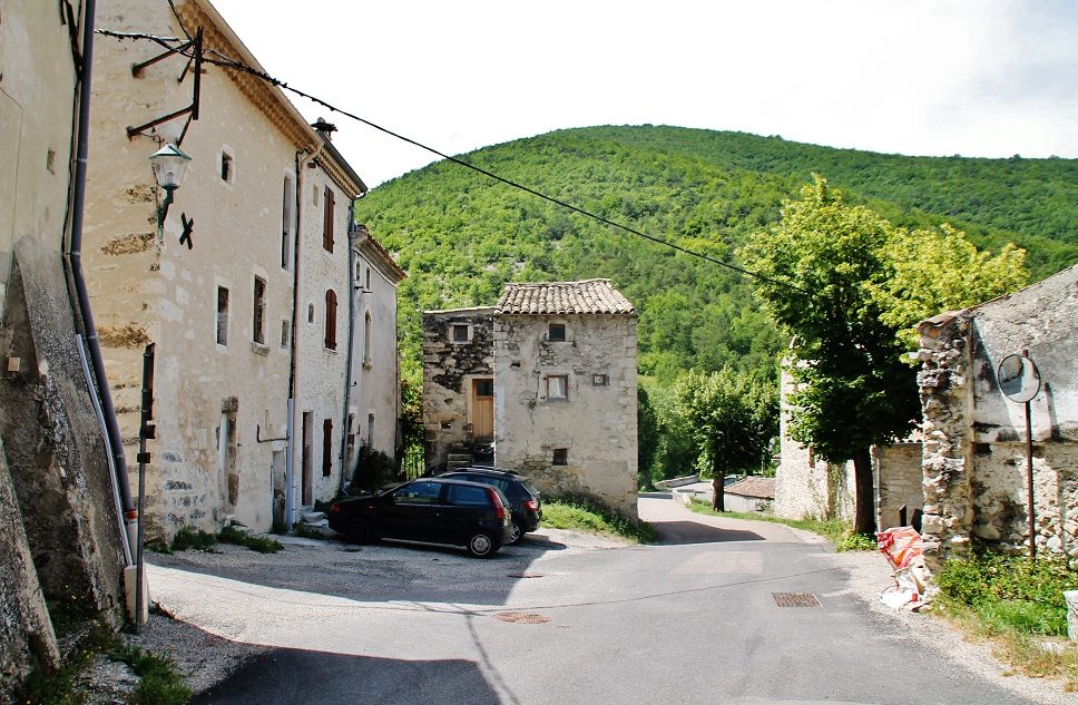 Village de Montjoux-La paillette à Montjoux