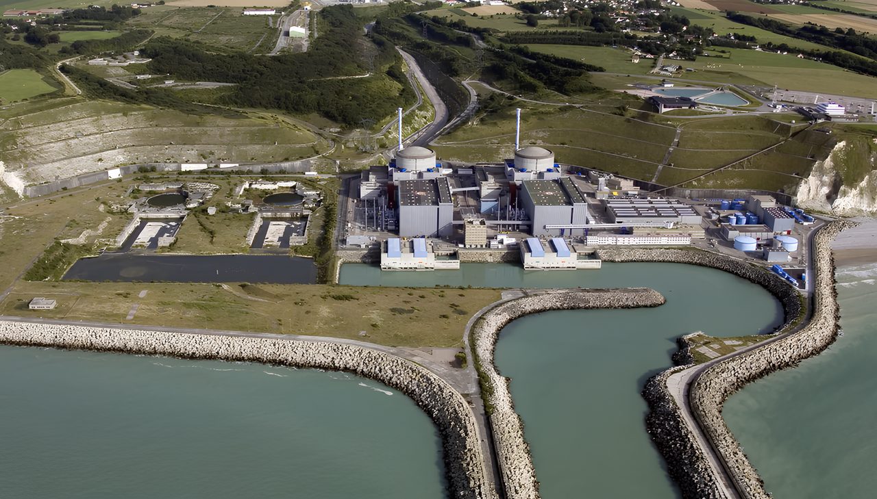 Centrale nucléaire de production d'électricité de Penly à Petit-Caux