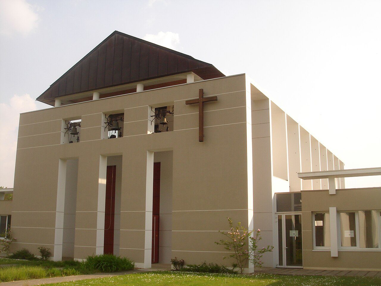 Monastère Notre-Dame du Calvaire de Bouzy-la-Forêt à Bouzy-la-Forêt