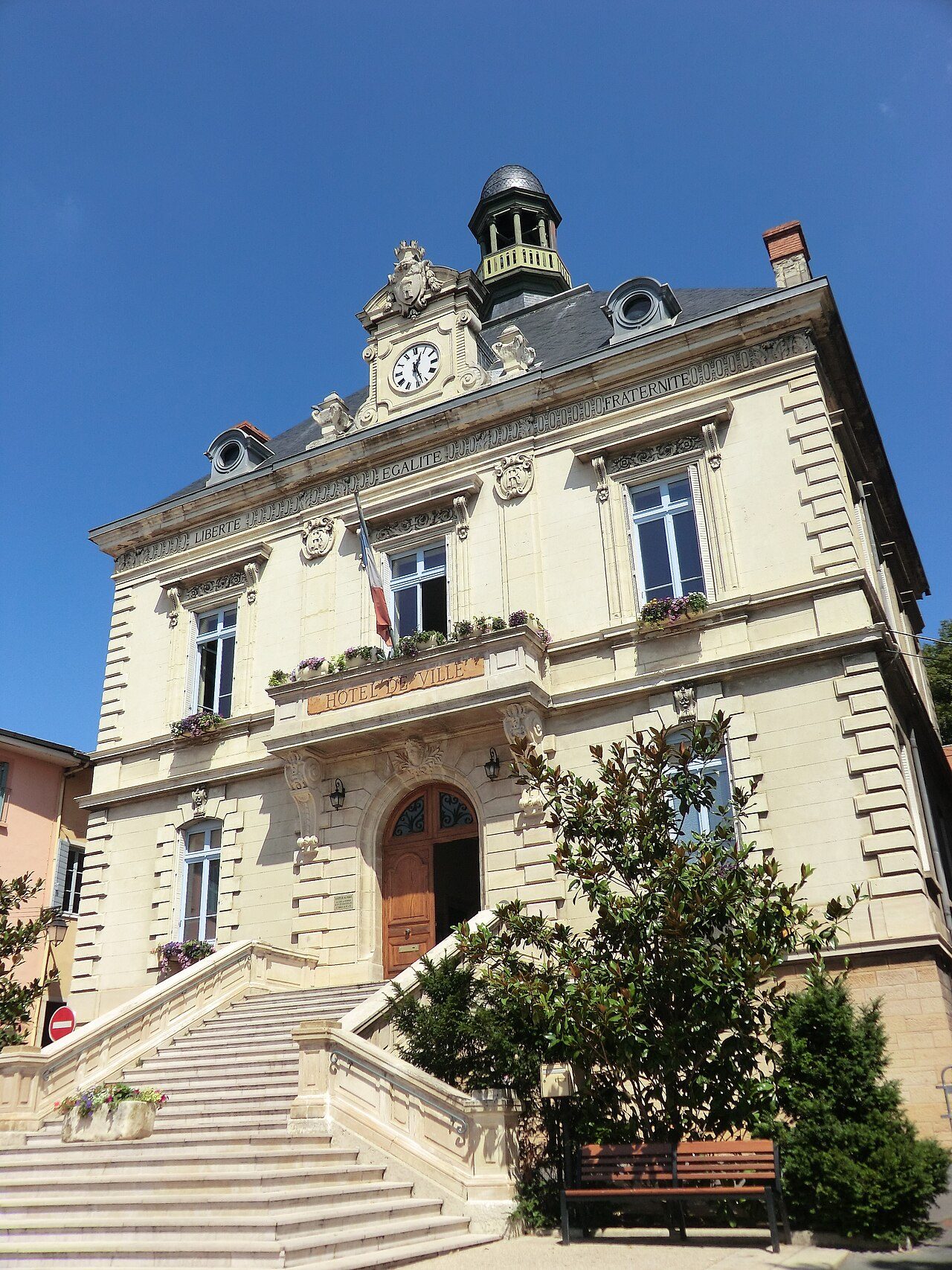 Fonds anciens de Trévoux : Dictionnaire, mémoires et journal de Trévoux