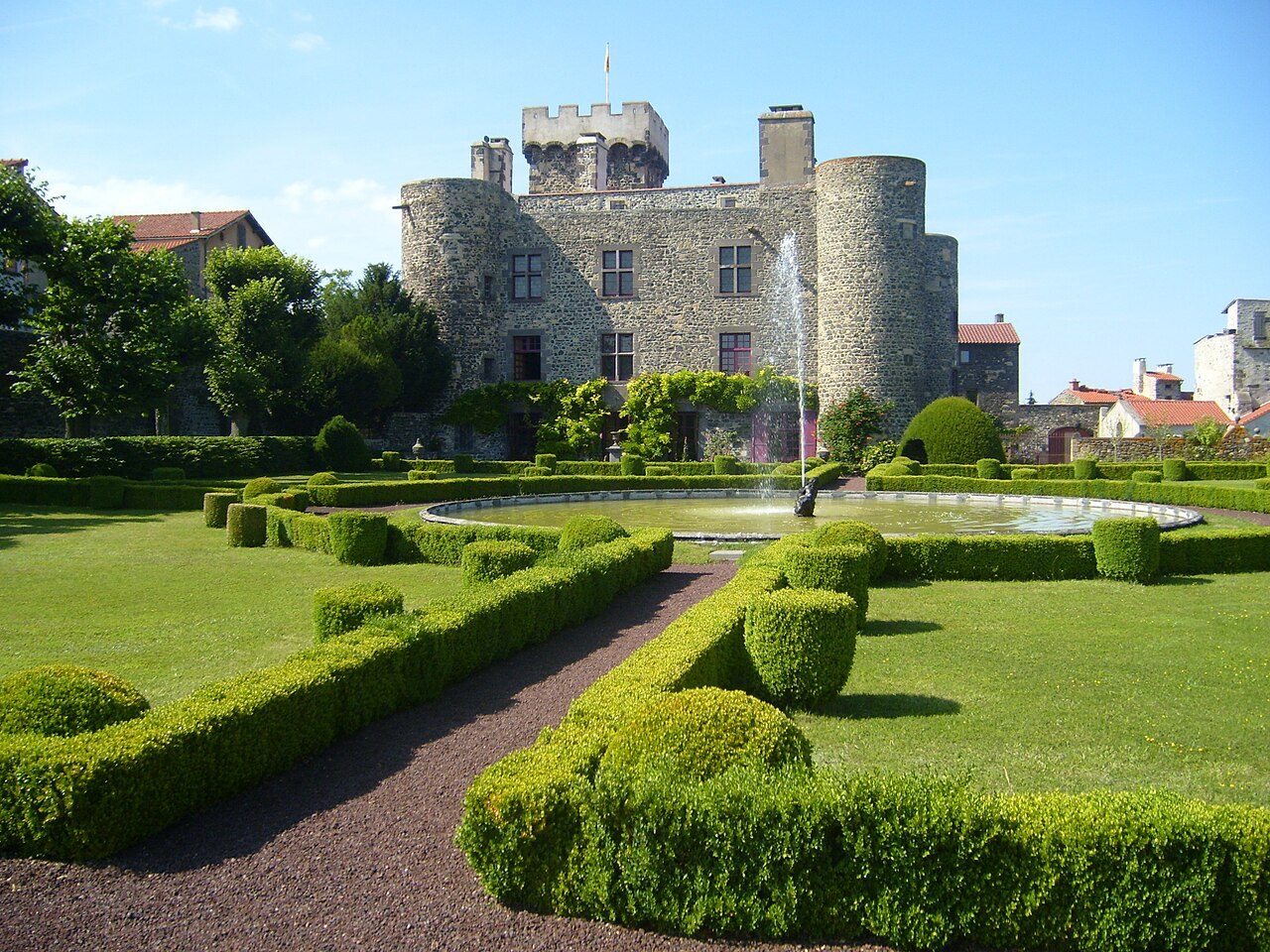 Château fort d'Opme à Romagnat