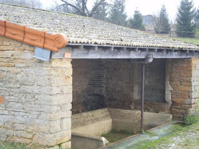 Lavoir de la source