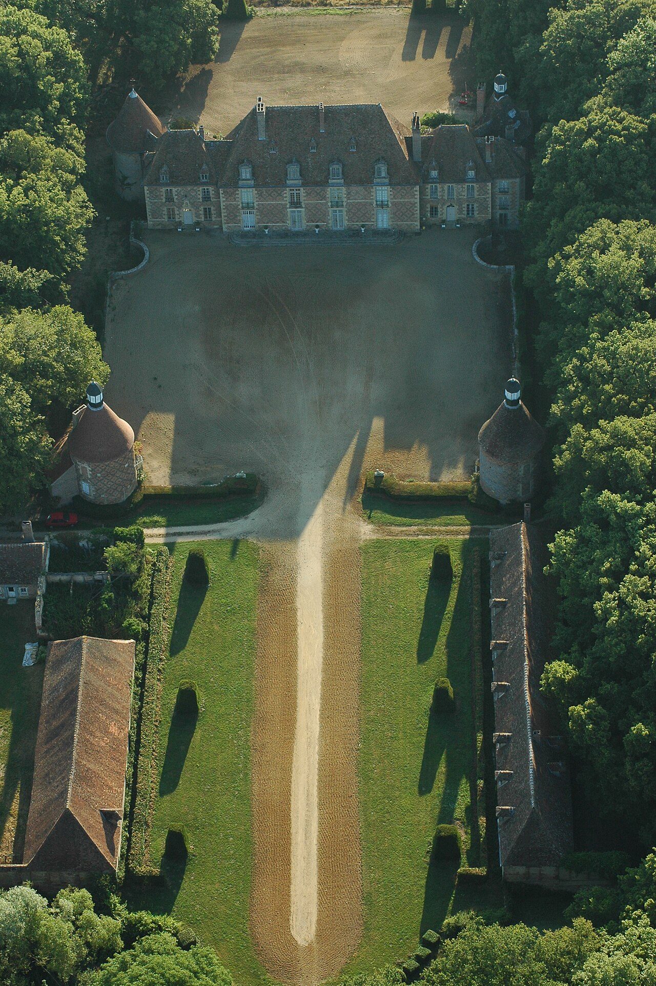 Château de Pomay à Lusigny