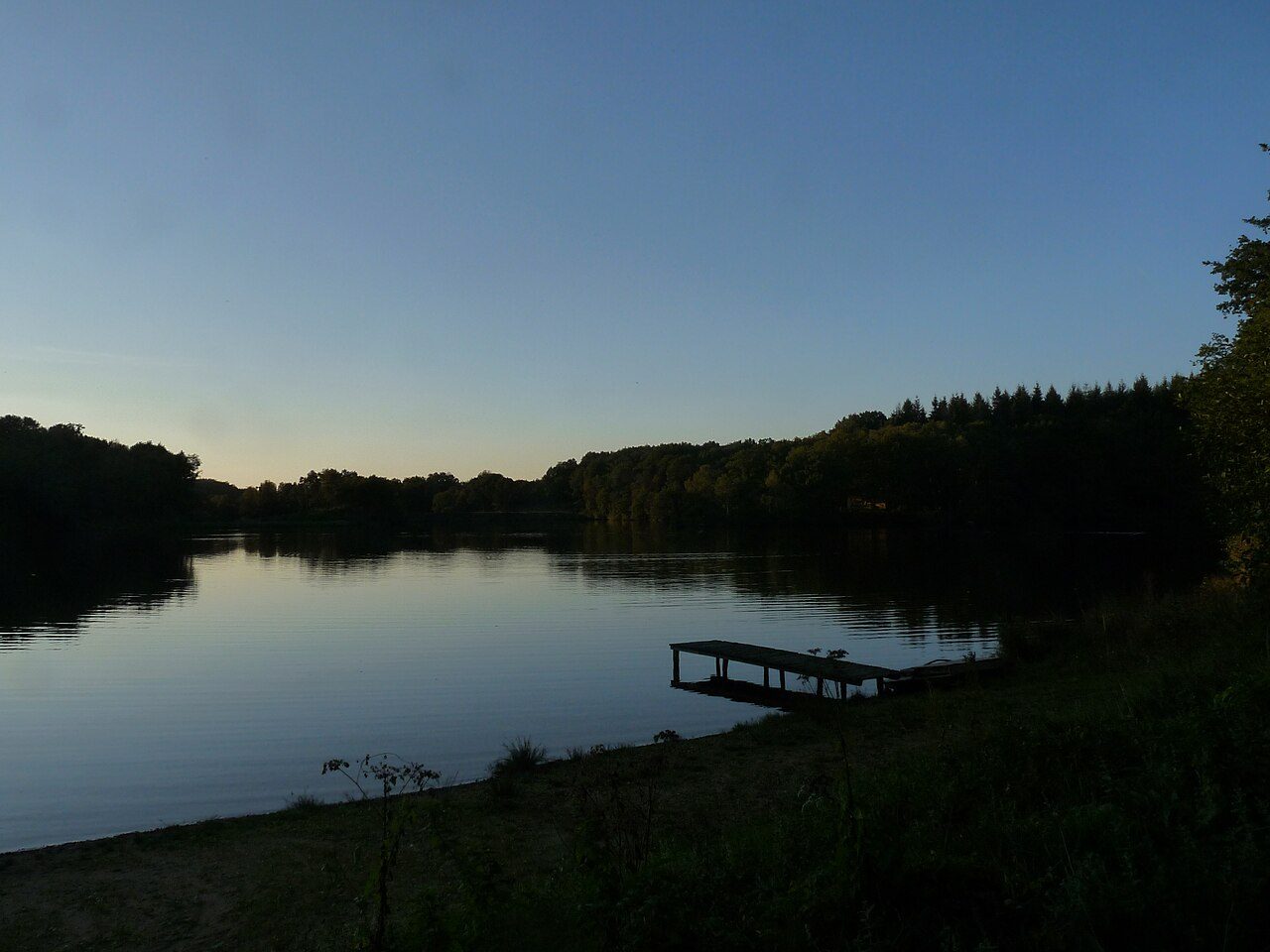 Lac du Pont à l'Age à Laurière
