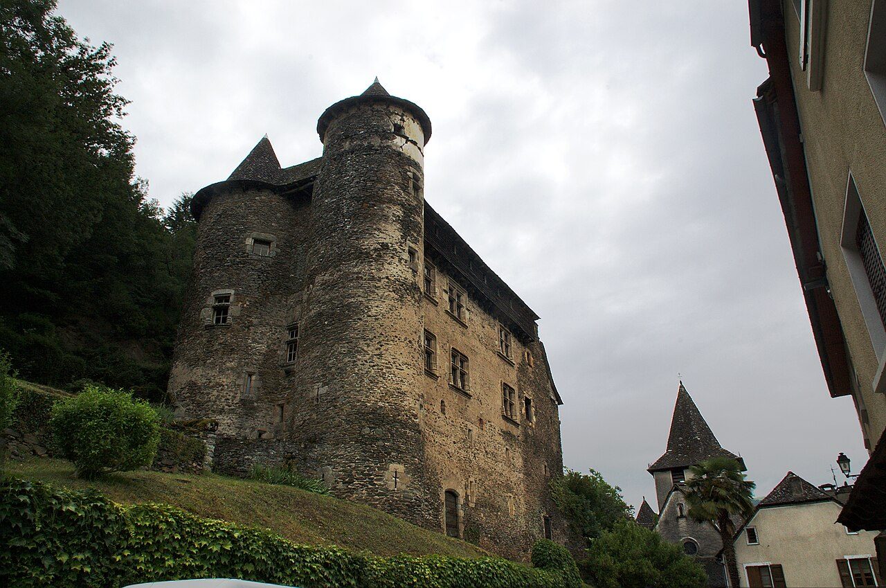 Château fort de Vieillevie à Vieillevie