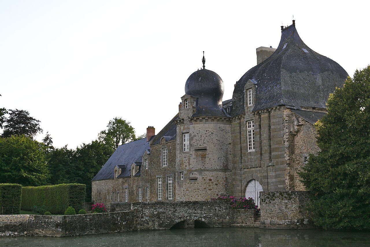 CHÂTEAU DE MONTESSON à Bais