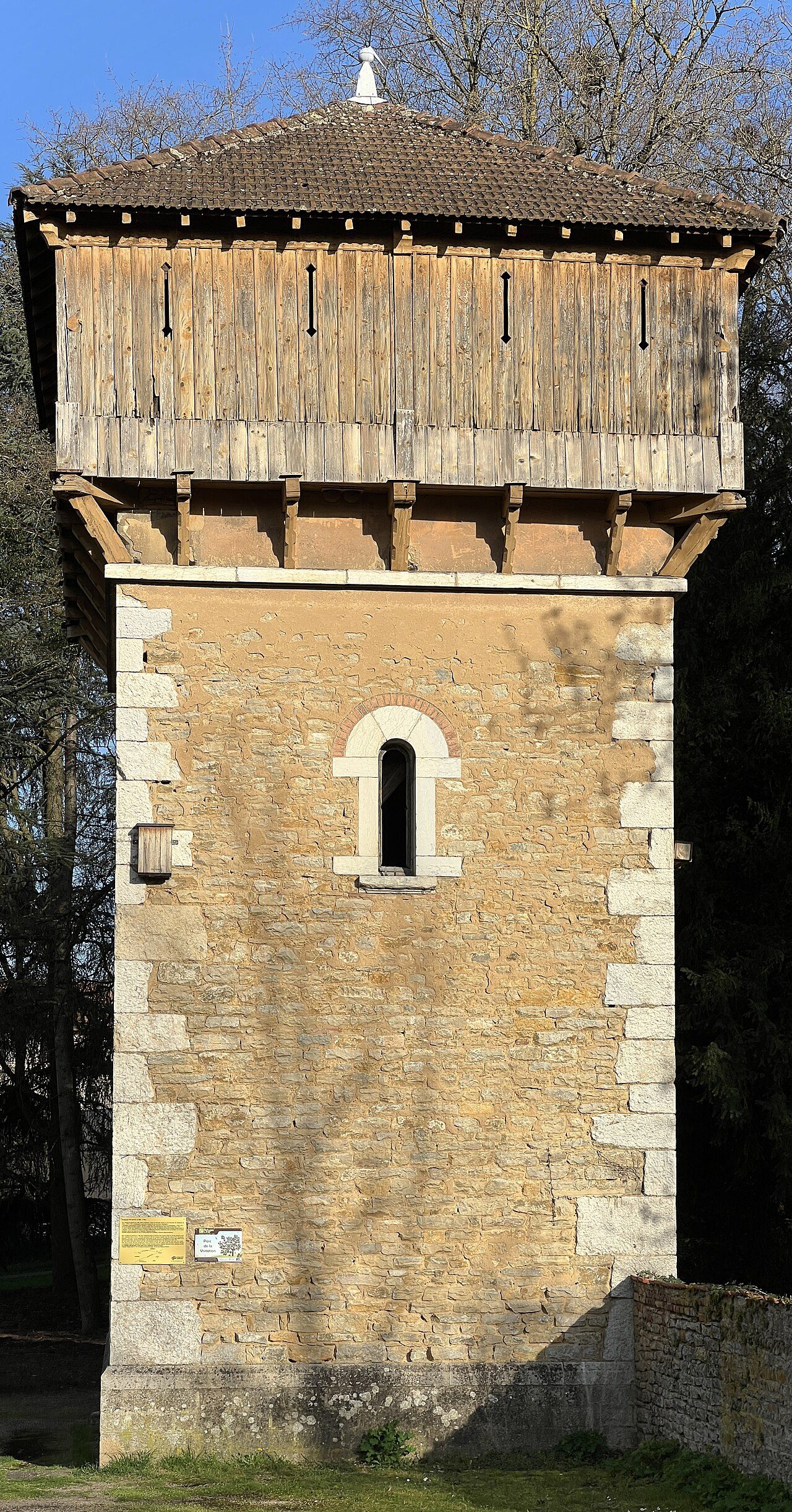 Pigeonnier à Bourg