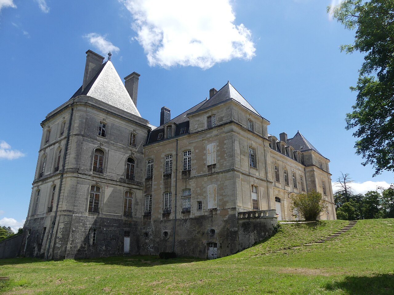 Château de Fayolle à Tocane-Saint-Apre