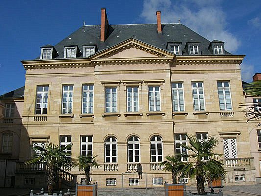 Musée Beaux-Arts, Archéologie et Arts Décoratifs Joseph Déchelette