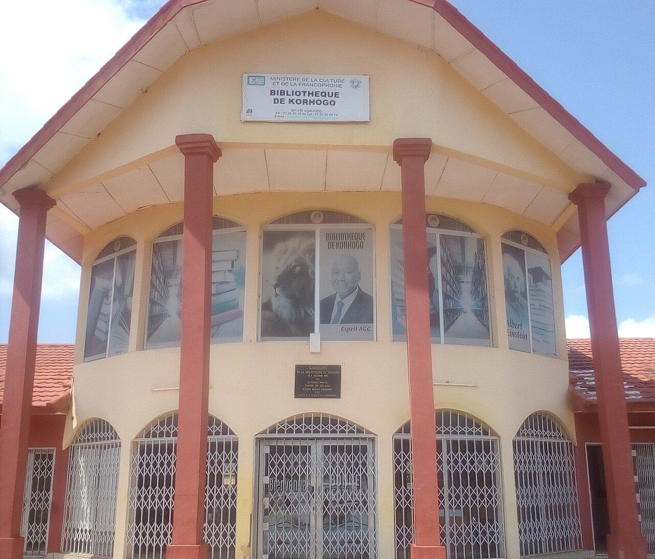 Bibliothéque "Municipale" à Ucel