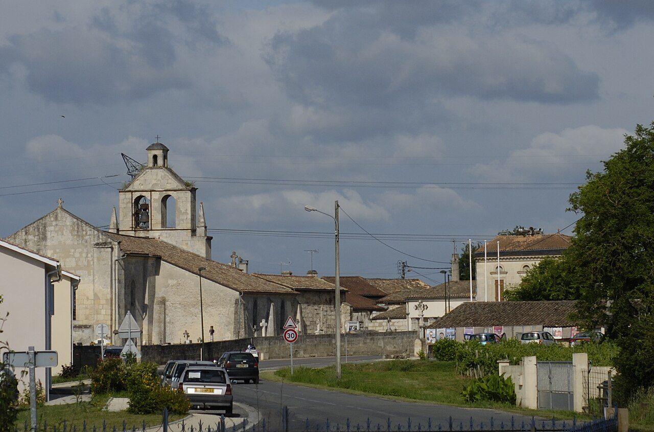 Eglise Saint-Martin d'Aubie Espessas à Val de Virvée