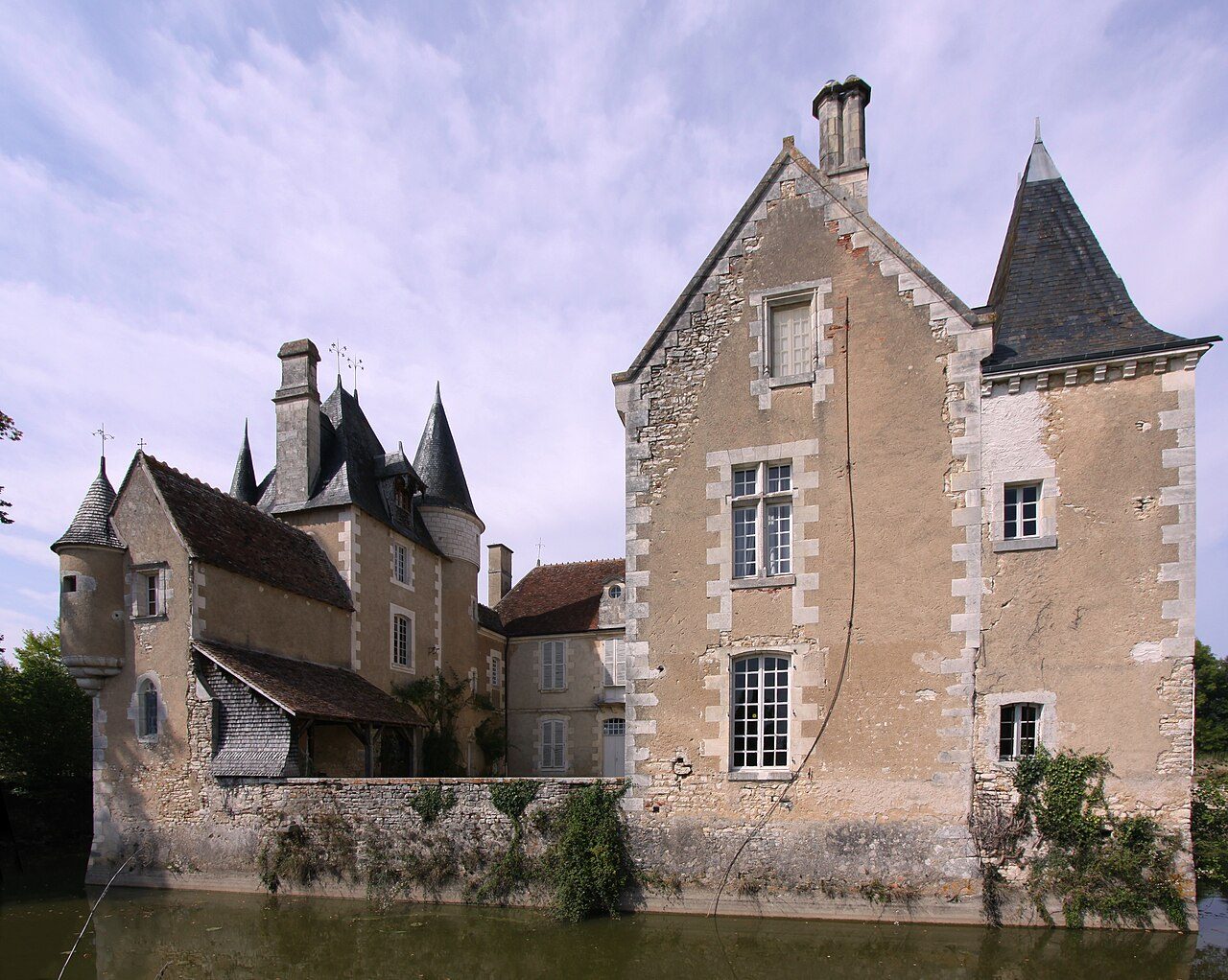 Musée des Arts et Traditions Paysannes - Château du Plaix à Saint-Hilaire-en-Lignières