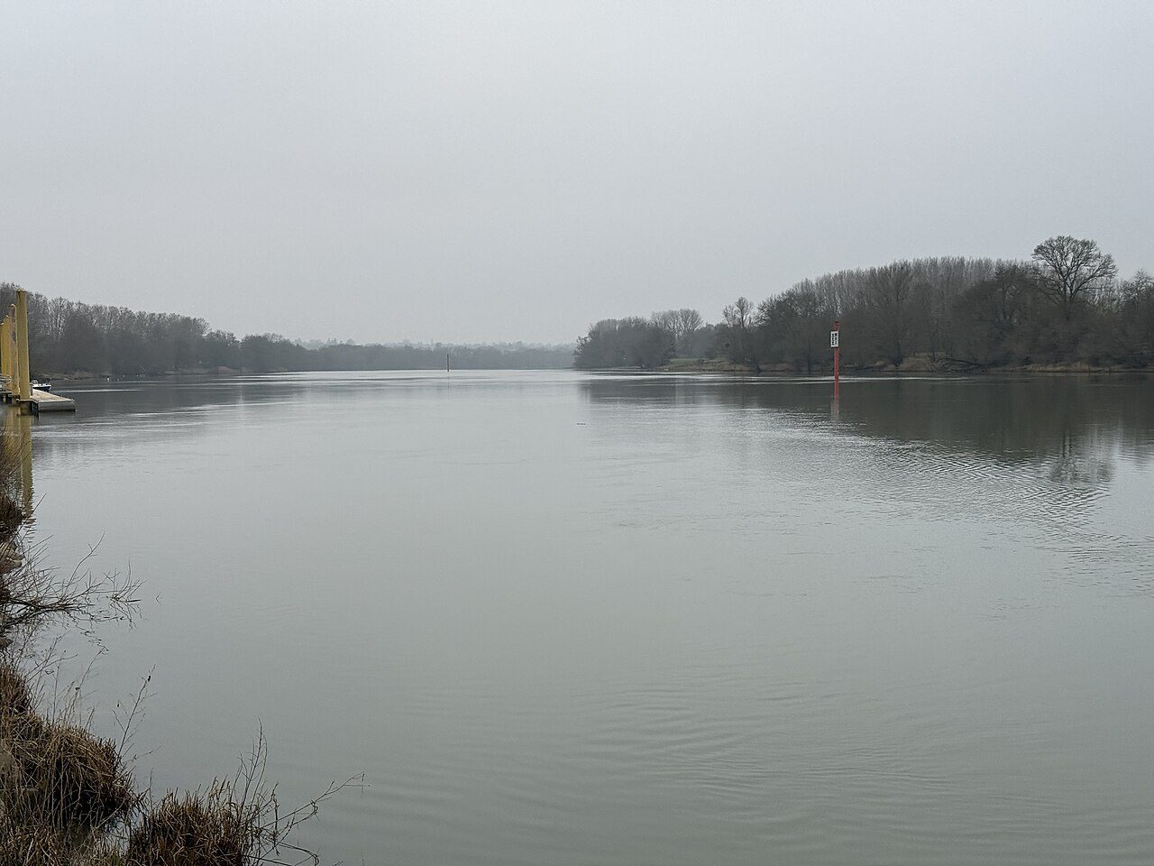 Rivière "La Saône" à Montmerle-sur-Saône