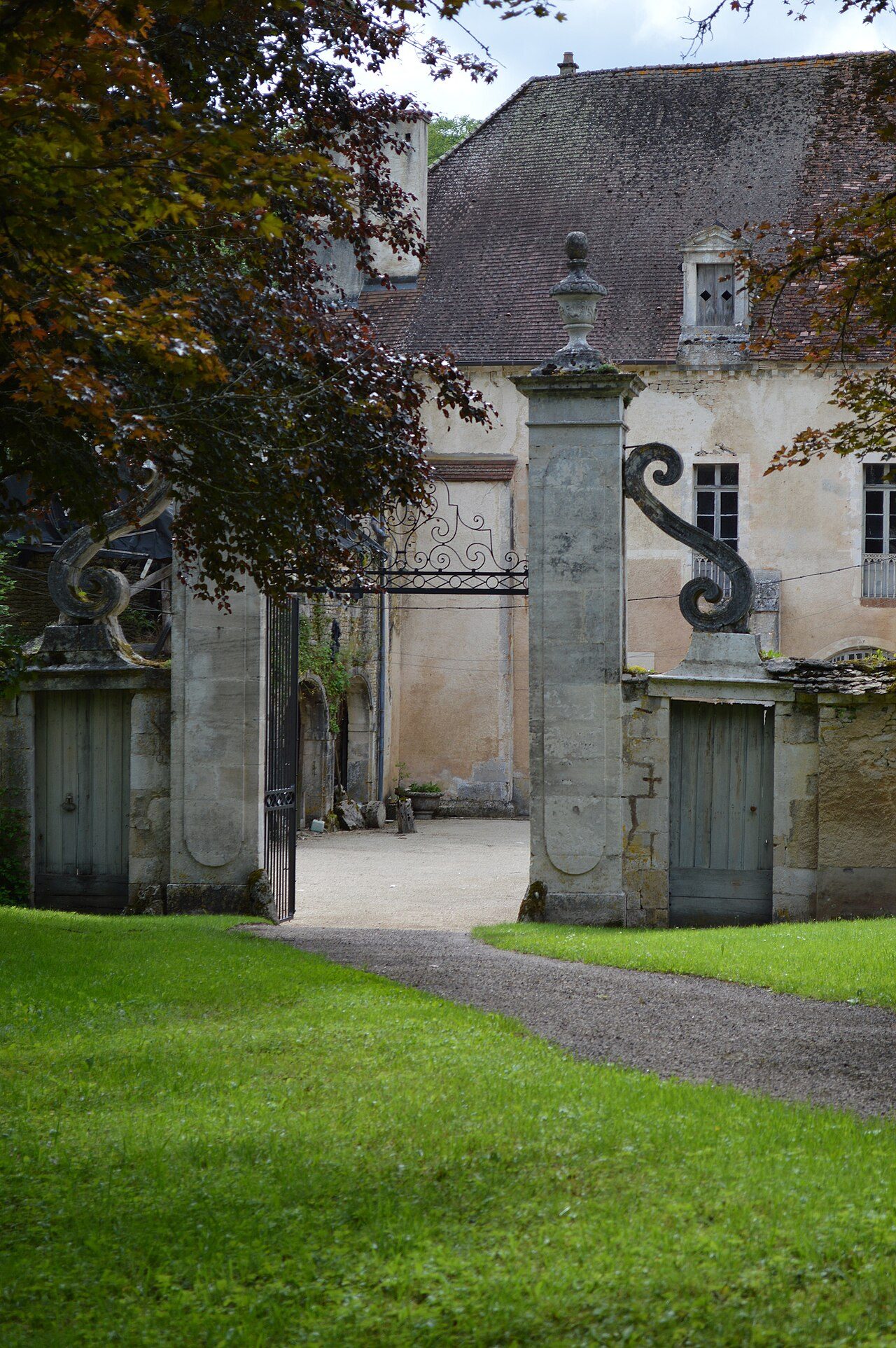 Jardin de l'abbaye d'Oigny à Oigny