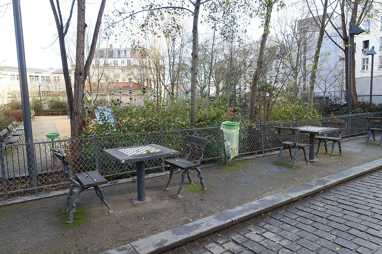 Square Léon à Paris