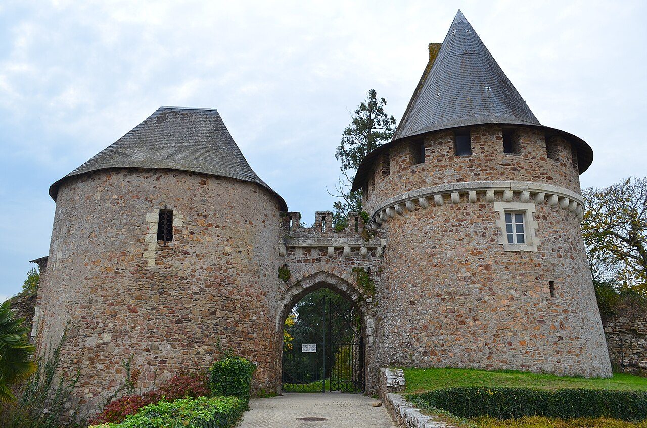 Tours d'entrée de la Citadelle de Champtoceaux à Orée d'Anjou