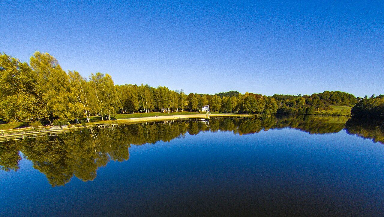 Lac de Pontcharal à Vigeois
