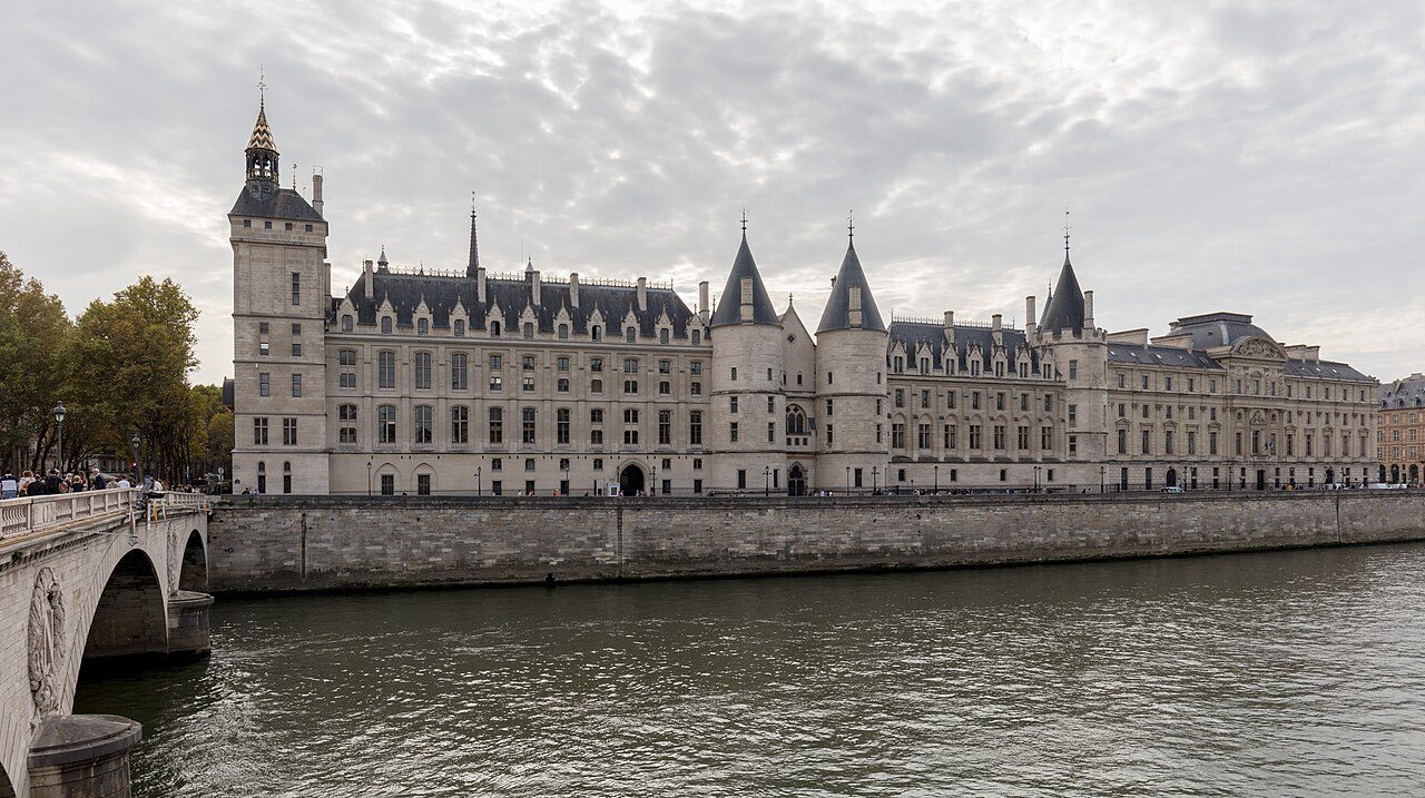 Conciergerie à Paris